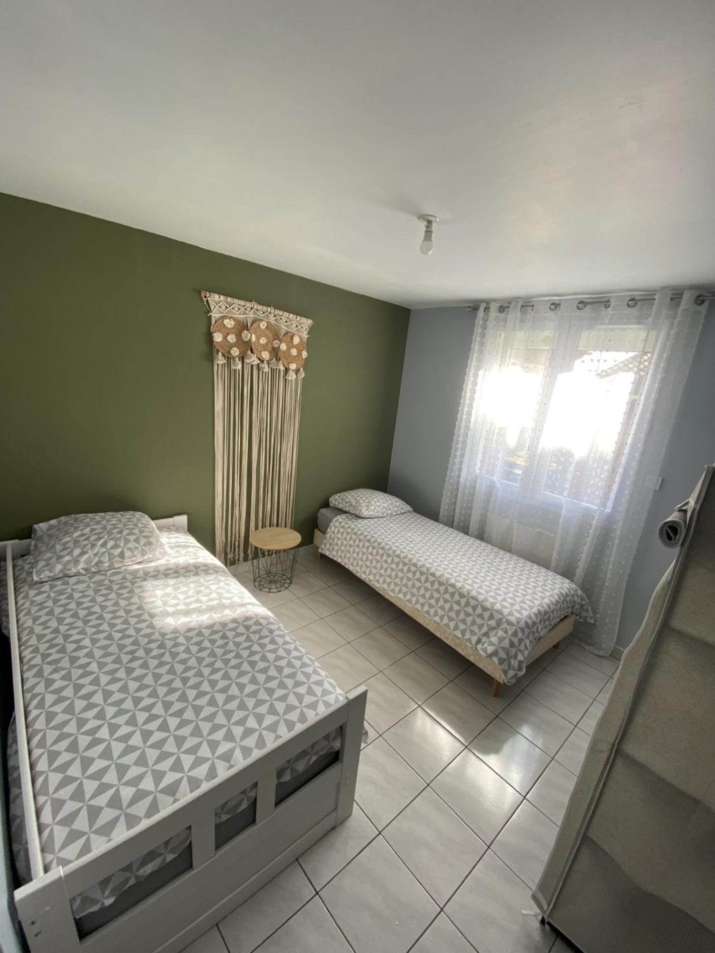 Saix  Appartement Tout Equipe 2 Chambres + Jardin מראה חיצוני תמונה