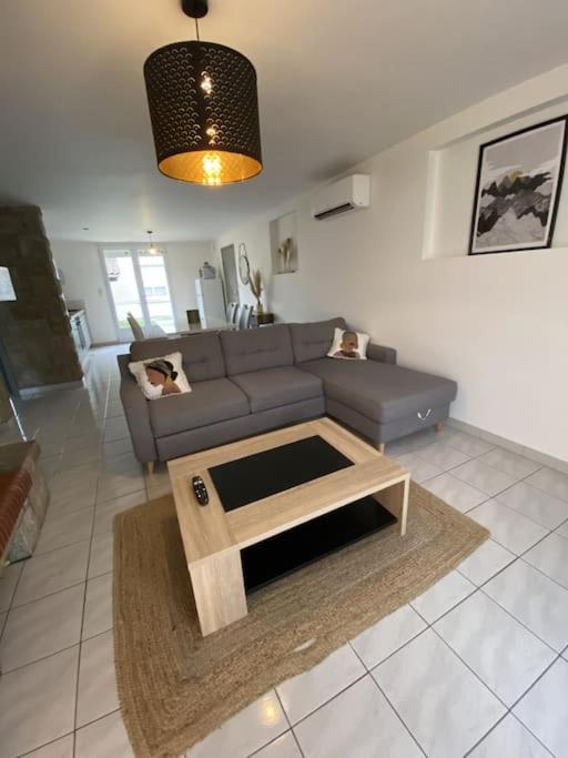Saix  Appartement Tout Equipe 2 Chambres + Jardin מראה חיצוני תמונה
